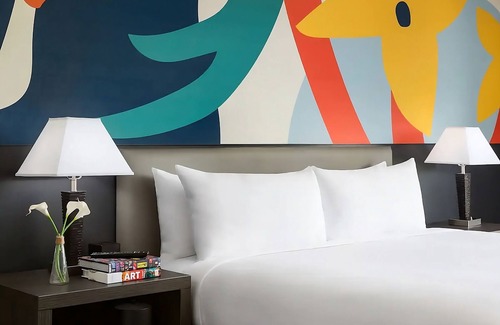 Lower Allston Hotel | Standard King Room at Studio Allston Hotel