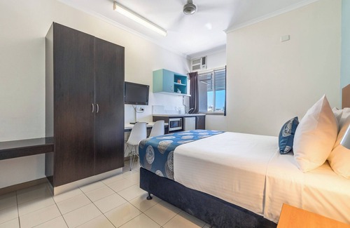 Darwin City Centre Hotel | Standard Queen Room