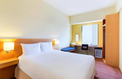 Al Muraqqabat Hotel | Standard Room Near Westzone Supermarket Rigga By Luxury Bookings