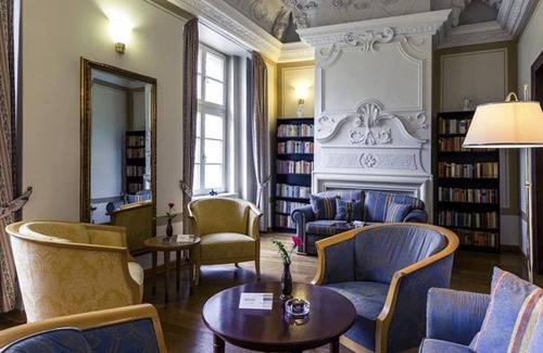 Neustadt-Glewe House | Standard room, shower, toilet, non-smoking - Hotel Schloss Neustadt-Glewe