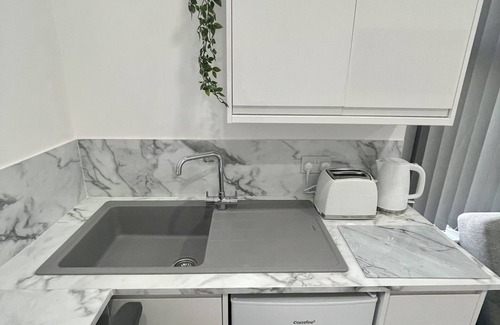 South Shore Apartment | Standard suite with spa bath