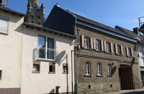 Burgschwalbach Bed & Breakfast | Standard triple room 1 (room 1) - Gästehaus Auszeit