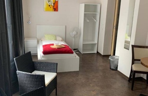 Burgschwalbach Bed & Breakfast | Standard twin room 6 (room 6) - Gästehaus Auszeit