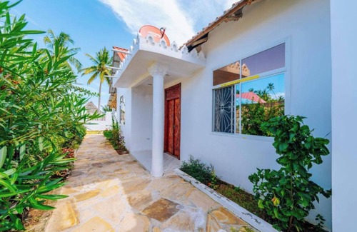 Pongwe Apartment | Standard Twin Room