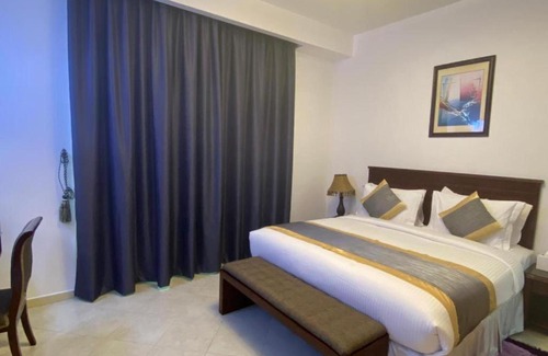 Al Mankhool Apartment | Standard Two Bedroom Apartment Near ADCB Metro By Luxury Bookings