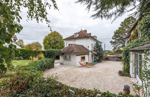 Chalifert Villa | Standing cottage in Disneyland