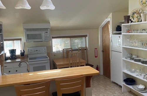 Jacksonville Cottage | Standish Cottage is Creekside