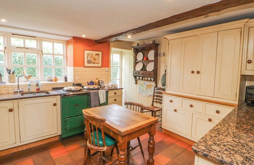 Kendal Cottage | STANG FARM, pet friendly, character holiday cottage in Kendal