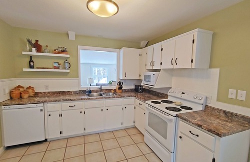 Stanhope House | Stanhope Vacation House – Walk to the beach!