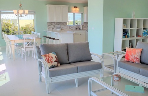Staniel Cay House | STANIEL CAY 3BR BEACHFRONT Private Vacation Home "Gibraltar" - ALL NEW in 2022