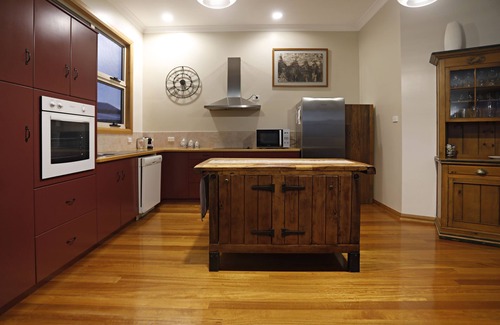 Stanley House | Stanley Beach House with Stunning Views of the Nut!