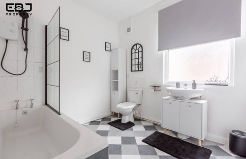 Kirkdale House | Stanley House ★ 7 doubles! ★ Parking! ★ City Links