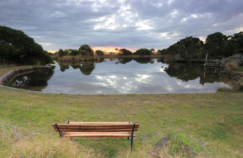 Stanley House | Stanley Lakeside Spa Cabins