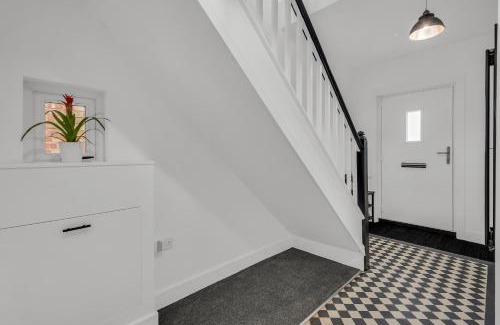 Peterborough House | Stanley Park House Peterborough - 3 bed, 3 bathroom, parking, garden