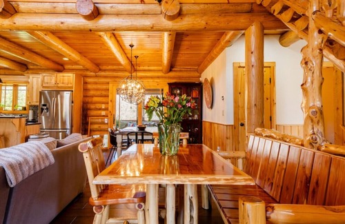 Windham Cabin | Stanley's Mountain Getaway · 5 Min to Skiing | Hot Tub | Fire Pit | Games | Bar