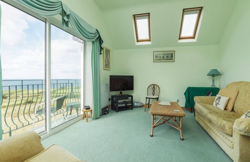 Patrick House | Stansfield House is based on the west coast of the Isle of Man, perfect for viewing golden sunsets a