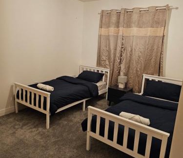 Dunmow Apartment | Stansted Airport Serviced Accommodation x DM for Weekly x Monthly Deals by D6ten Homes Ltd