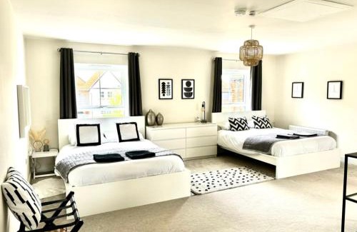 Rickling Green Apartment | Stansted Coach House - Apartment Hotel