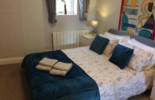 Stansted Apartment | Stansted spacious 2-bed apartment, easy access to Stansted Airport & London