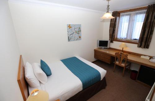 Blunsdon Hotel | Stanton House Hotel