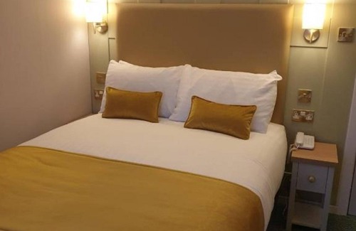 Blunsdon Hotel | Stanton House Hotel