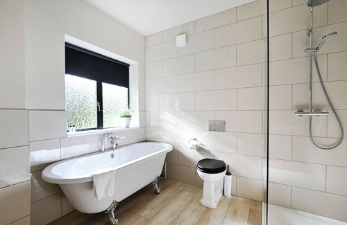 Stanton St Quintin Hotel | Stanton Manor Hotel