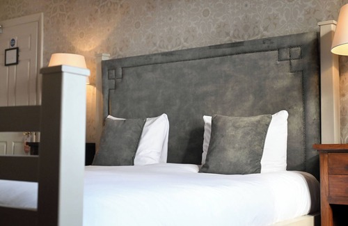 Stanton St Quintin Hotel | Stanton Manor Hotel