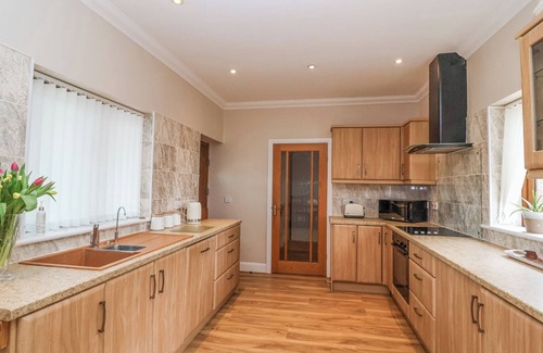 New Forest District House | STAPLETON FARM BUNGALOW, pet friendly, with a garden in Alderholt