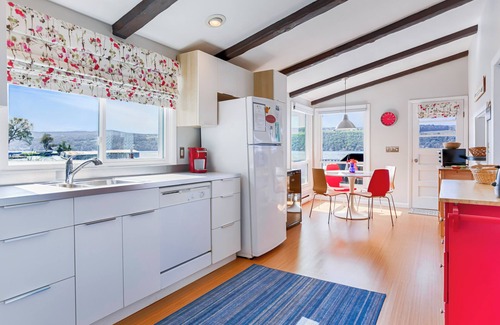 Hammondsport Cottage | Star Cove: Luxury Couples Retreat!