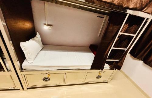 Kurla Apartment | Star Dormitory