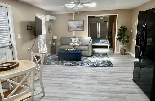 Summerland Key Cottage | STAR FISH COTTAGE, Sleeps 4 - Summer Vacation, Lobster & Fishing Season is Here!
