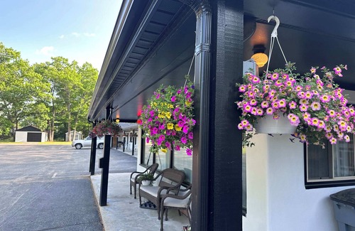Indian River Apartment | Star Gate Room 2 - The Marie Webster Room