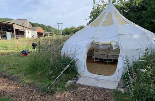 Shepshed Cabin | Star Gazing Bell Tent Farm Stay