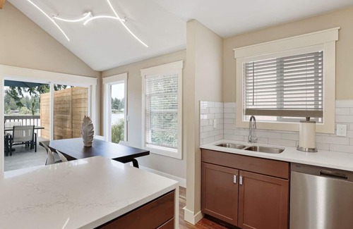 Lakeland North House | Star Lake Waterfront Craftsman Modern