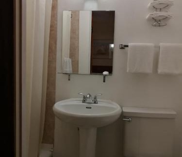 Morden Hotel | Star Motel