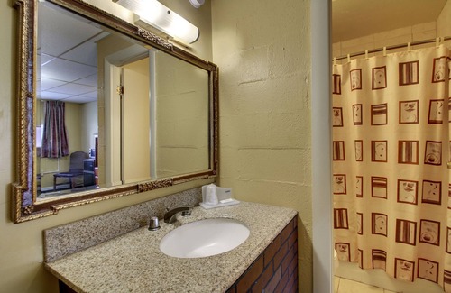 Macomb Hotel | Star Motel