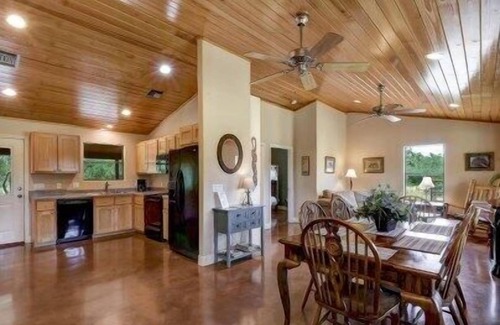 Wimberley Cottage | Star Ranch Cottage- Starry Nights & Cozy Comfort