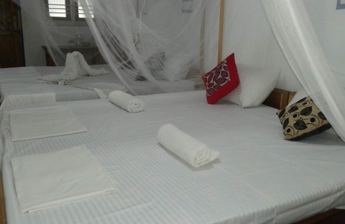 Pottuvil Division 2 Hotel | Star Rest Beach Hotel Arugambay