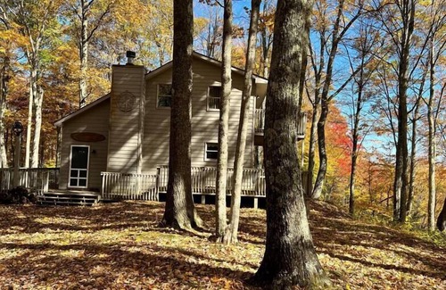 Huttonsville Cabin | Star View Lodge at Kumbrabow State Forest Off-Grid Lux Cabin