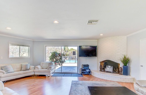 Southeast Anaheim House | Star Wars Jedis & Princesses! 7 Bedroom Disneyland House Huge Pool & Game Room!