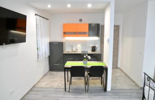 Ljubljana Apartment | Stara Jezica Apartments with WiFi