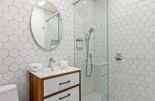 Racquet Club Estates Villa | Starburst PS by ACME House Company