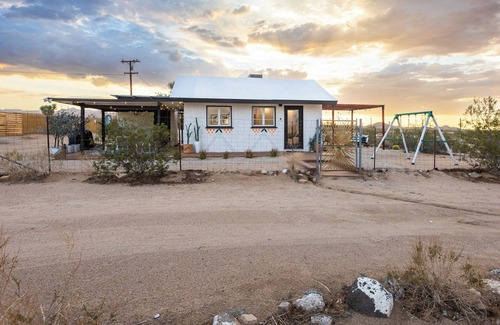 Landers House | Stardance Vista - endless views, serenity, and stars w/hot tub near Joshua Tree