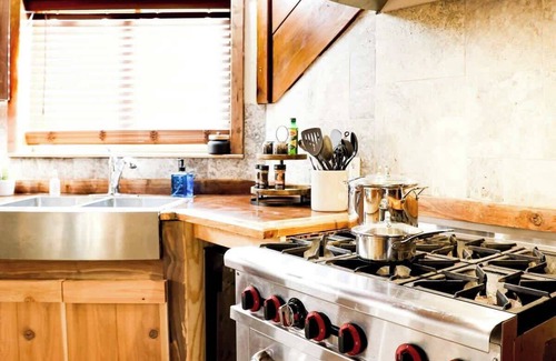Sweetwater Cabin | Starfire Cabin Home (Historic Sweetwater Retreat)
