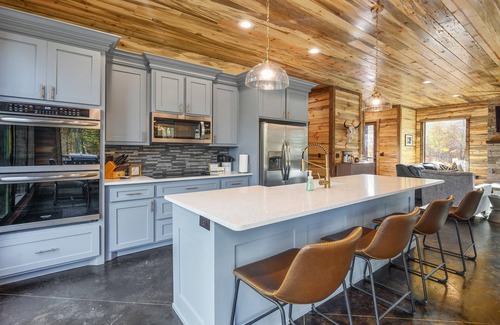 Broken Bow Cabin | StarFire Luxury Cabin won “Vacation Home of the Year” on Vrbo in 2022.
