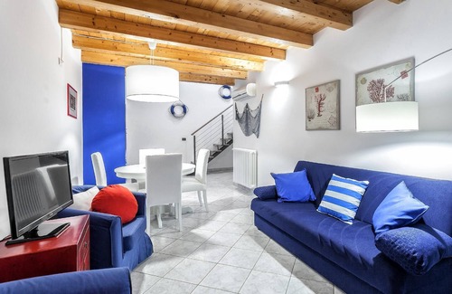 Molina Apartment | Starfish 1 .