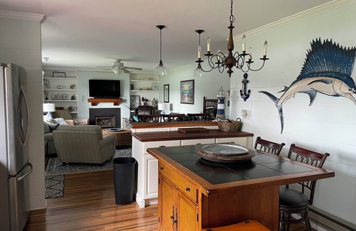 Deltaville House | Starfish Cottage Waterfront Home in Deltaville