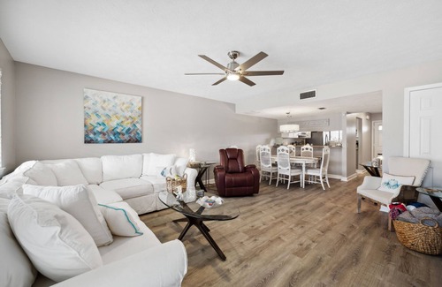 Laguna Beach Estates House | Starfish Hideaway! 90 Second Walk To The Beach!