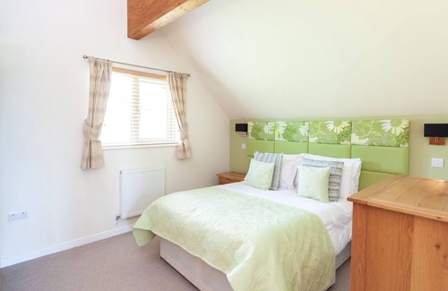Winnard's Perch Cabin | "Starfish Lodge (Sleeps 8) Retallack Resort & Spa, Nr Padstow, Pet Friendly”