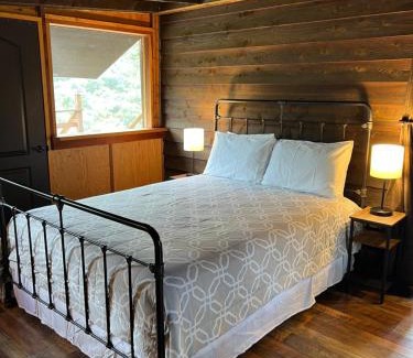 Three Rivers Ski Chalet | Stargazer Chalet, two bedroom with WiFi